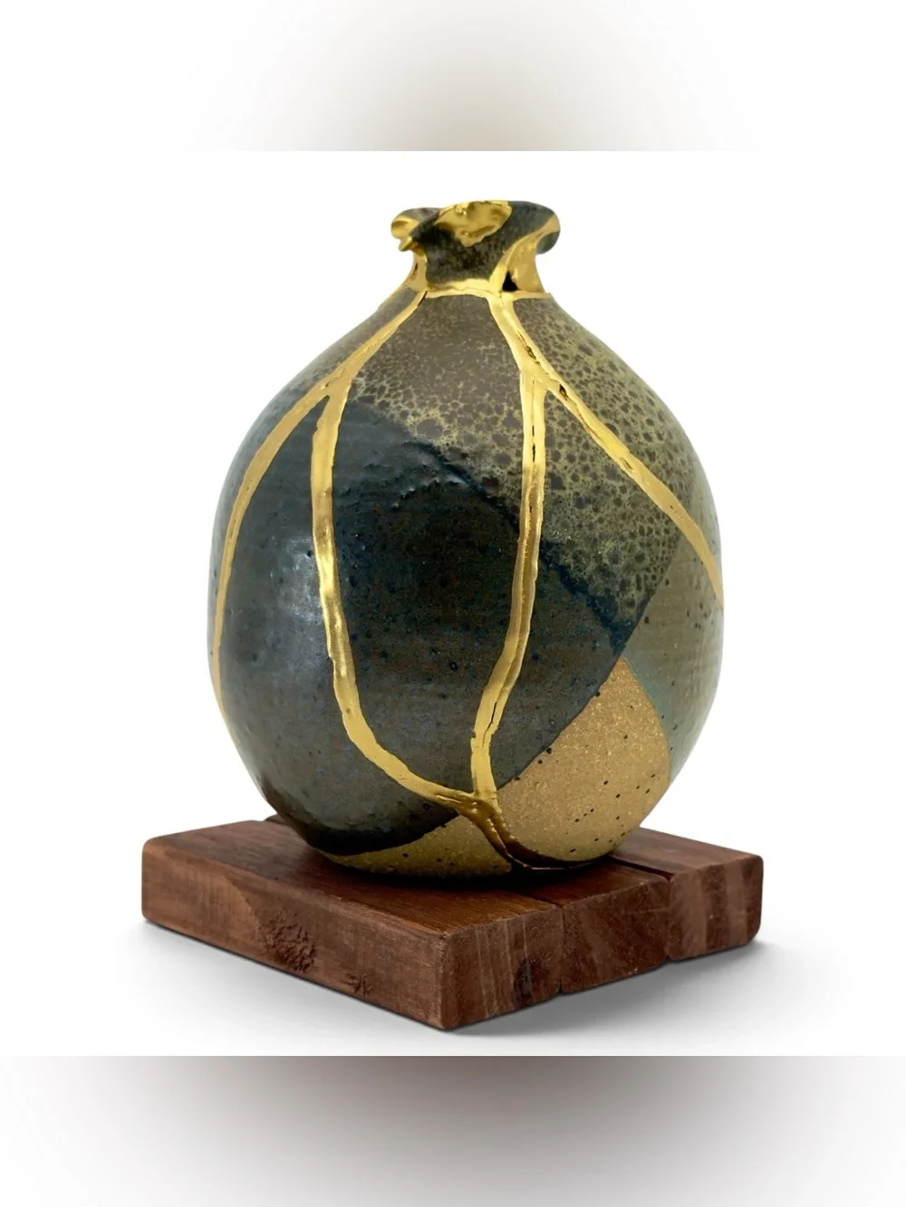 Kintsugi Vase Handmade Pottery Gold Crack Art Personal Growth Anniversary Gift
